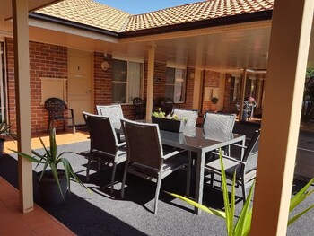 Cotswold Motor Inn,Charlton>>Ballard,4 star