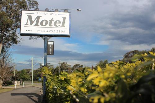 pioneer way motel