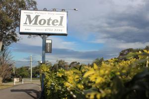 pioneer way motel