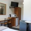 pioneer way motel