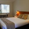 pioneer way motel