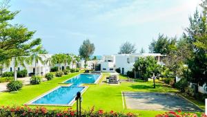 saint simeon resort villa owner