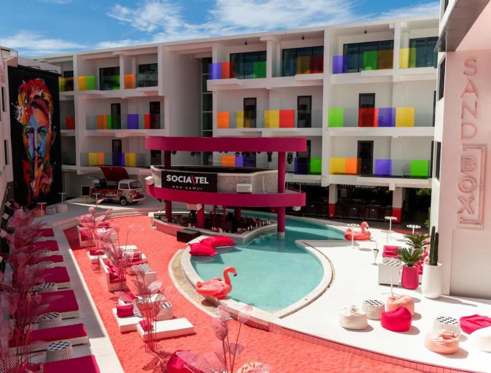 socialtel samui party hotel