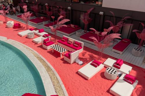 socialtel samui party hotel