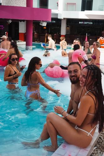 socialtel samui party hotel