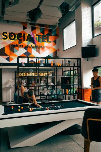 socialtel samui party hotel