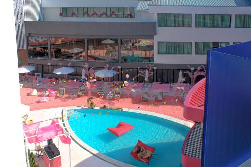 socialtel samui party hotel