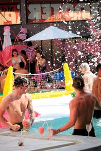 socialtel samui party hotel