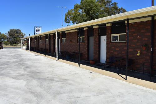 riviana motel