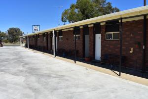 riviana motel