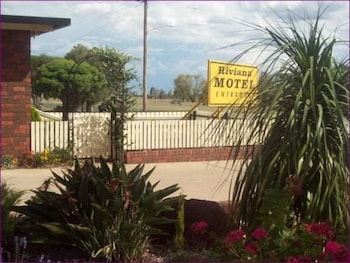 riviana motel