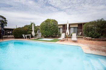 riviana motel