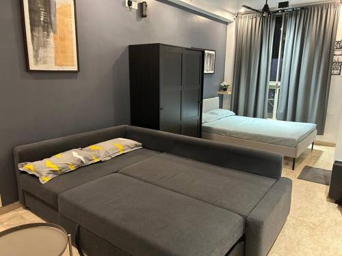 london studio apartment hiranandani thane