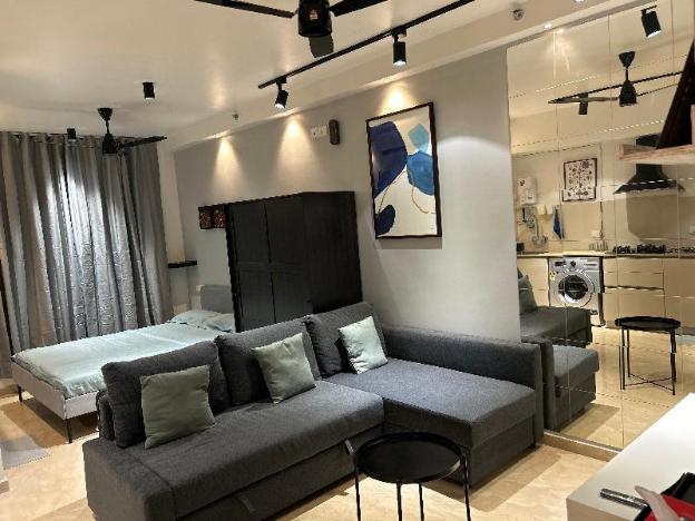 london studio apartment hiranandani thane