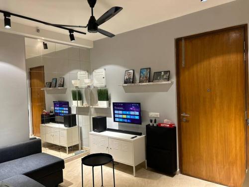 london studio apartment hiranandani thane