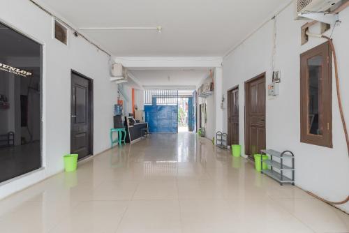 reddoorz jalan raya tuparev karawang