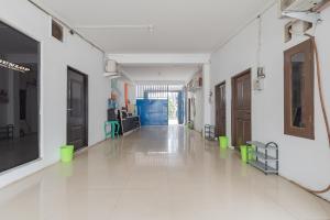 reddoorz jalan raya tuparev karawang