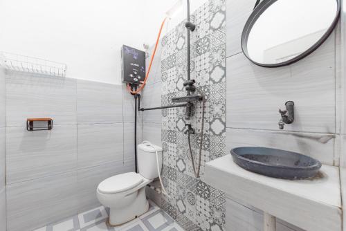 reddoorz jalan raya tuparev karawang