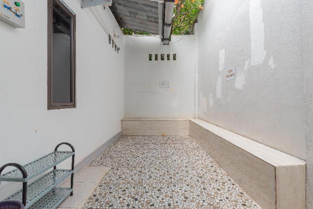 reddoorz jalan raya tuparev karawang