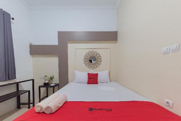 reddoorz jalan raya tuparev karawang