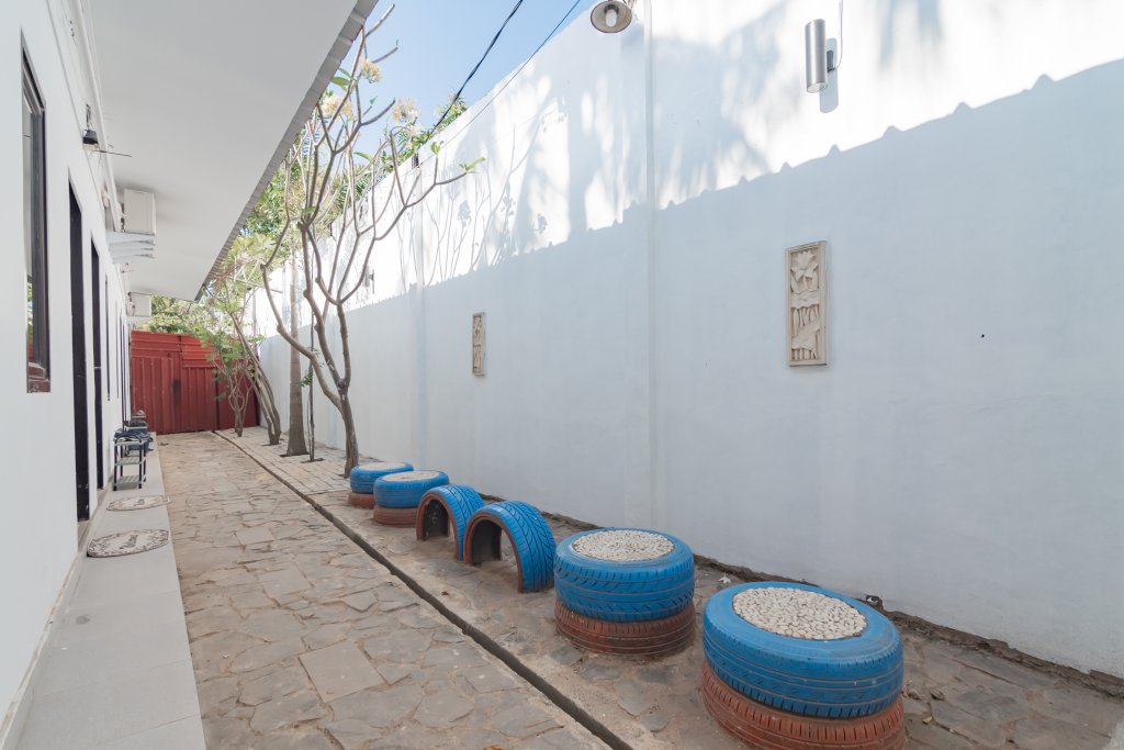 reddoorz jalan raya tuparev karawang