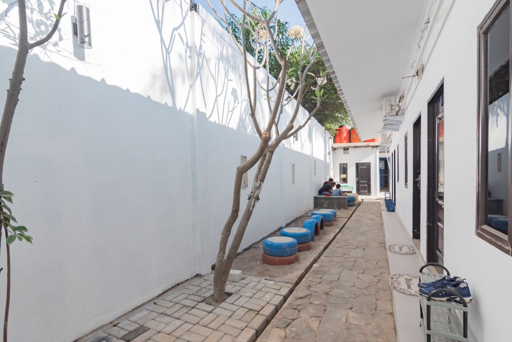 reddoorz jalan raya tuparev karawang