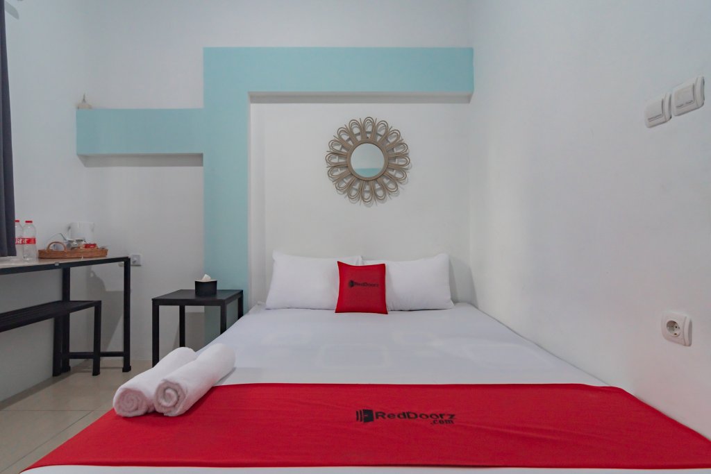 reddoorz jalan raya tuparev karawang