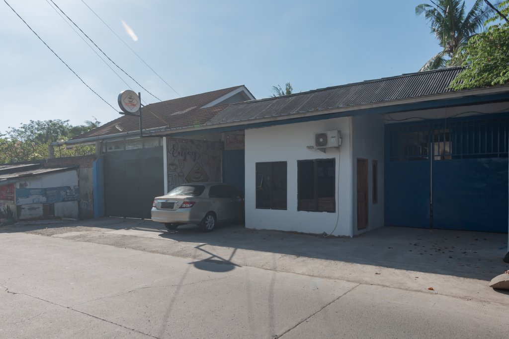 reddoorz jalan raya tuparev karawang