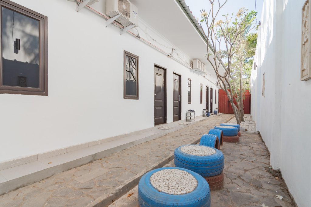 reddoorz jalan raya tuparev karawang