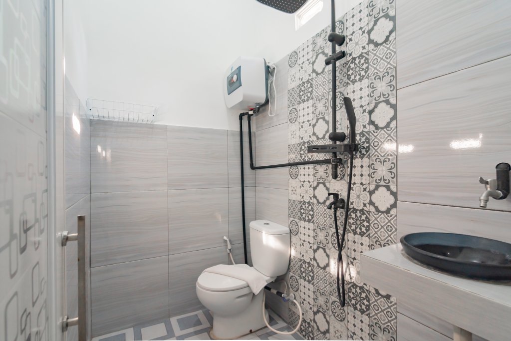 reddoorz jalan raya tuparev karawang