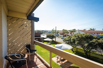 black dolphin motel and apartments