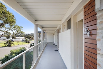 black dolphin motel and apartments