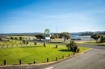 black dolphin motel and apartments