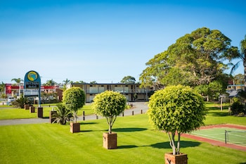 black dolphin motel and apartments
