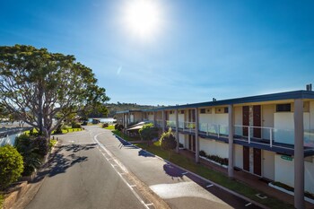 black dolphin motel and apartments