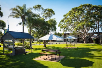 black dolphin motel and apartments