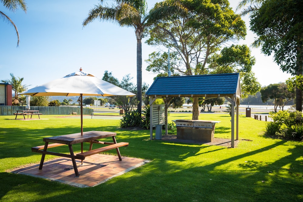 black dolphin motel and apartments