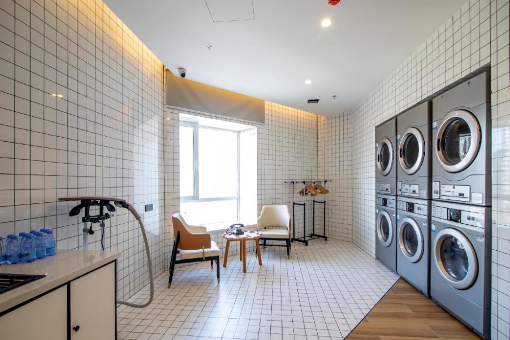 atour x hotel dalian xinghai square xi an road