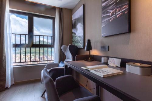 atour hotel shenzhen guangming science city