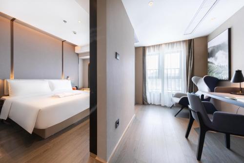 atour hotel shenzhen guangming science city