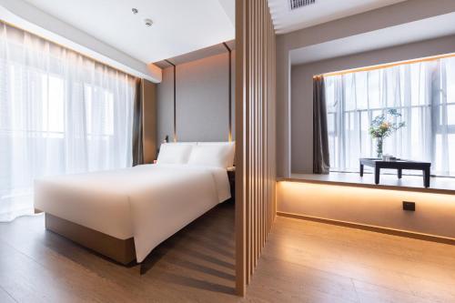 atour hotel shenzhen guangming science city