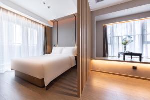atour hotel shenzhen guangming science city