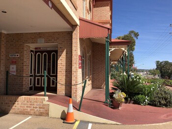 heritage motor inn goulburn