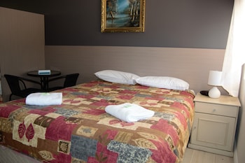 civic motor inn