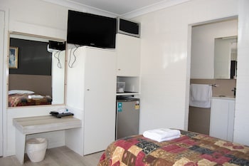 civic motor inn