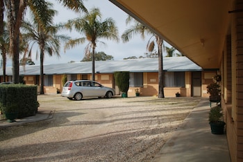 lone pine motel corowa