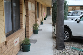 lone pine motel corowa