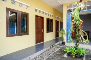 reddoorz syariah near exit tol krapyak semarang
