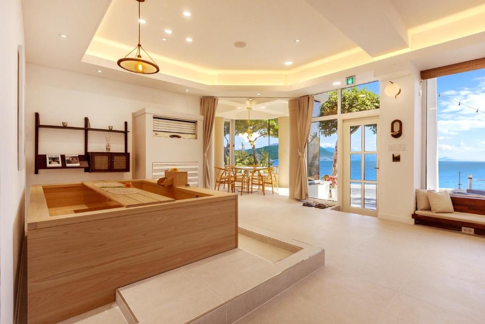 sunrise hill poolvilla
