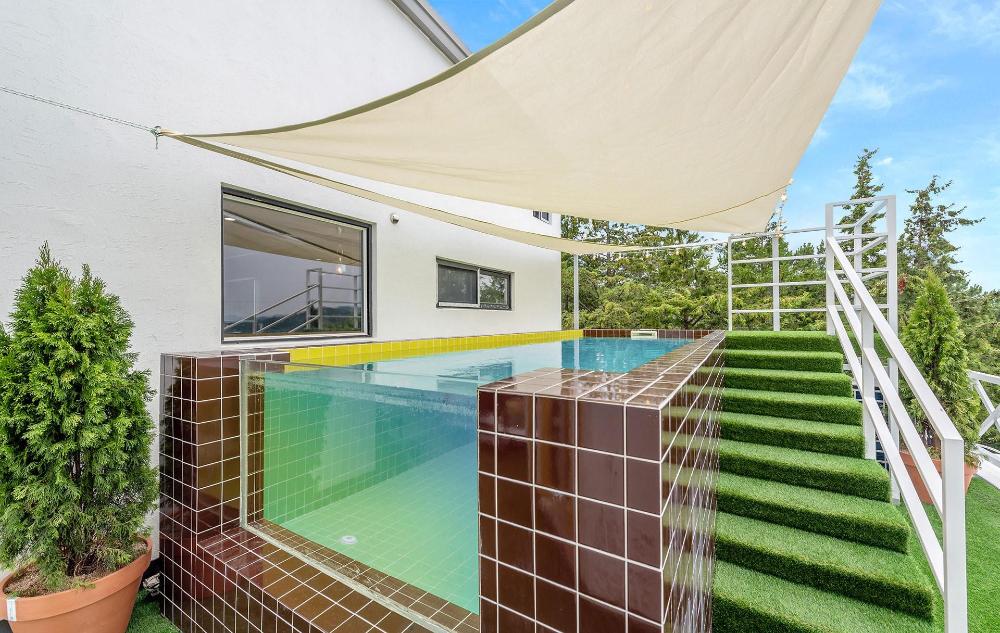 sunrise hill poolvilla